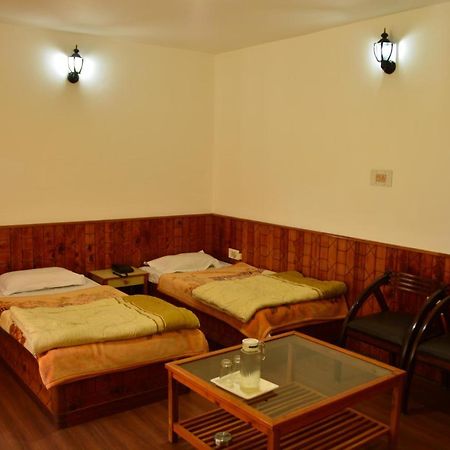 Om-Shanti Villa Manāli エクステリア 写真