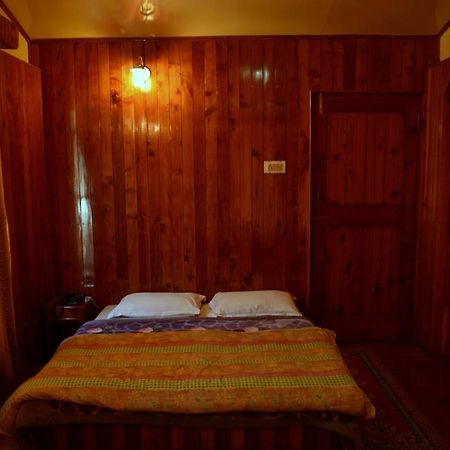 Om-Shanti Villa Manāli エクステリア 写真