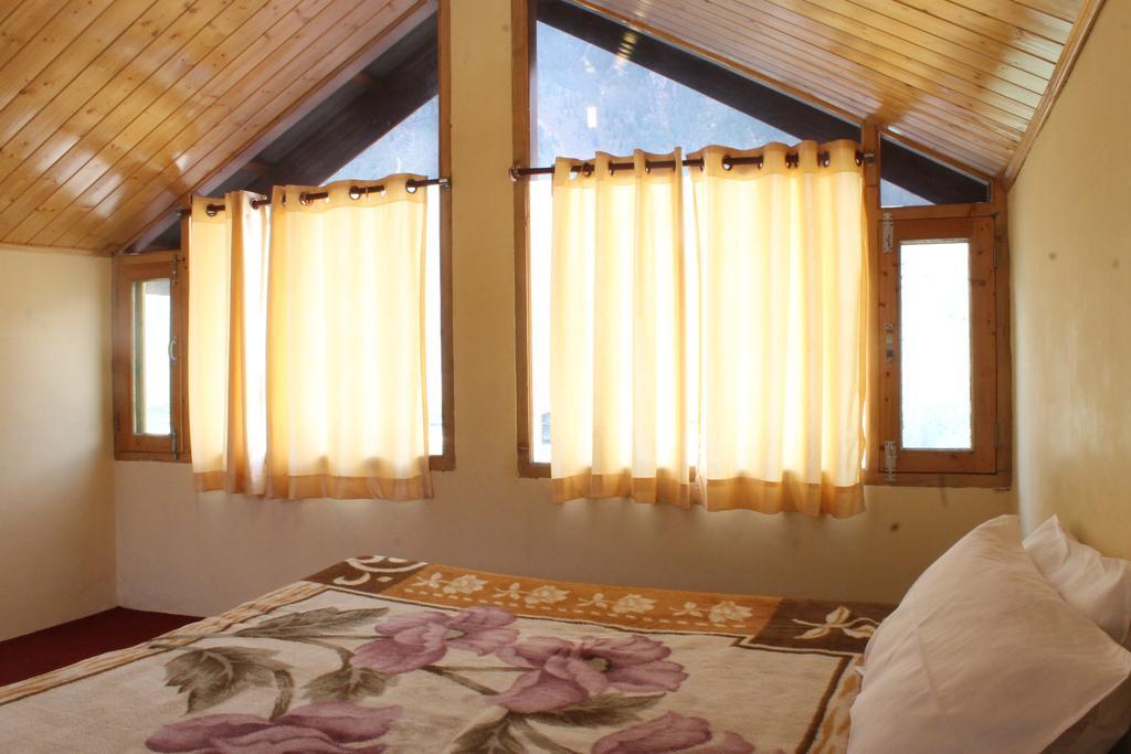 Om-Shanti Villa Manāli エクステリア 写真