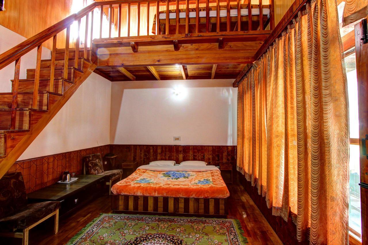 Om-Shanti Villa Manāli エクステリア 写真